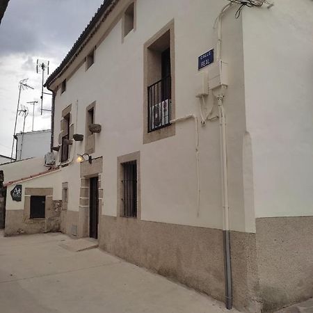 Albergue Turistico "San Blas" De Oliva De Plasencia Екстер'єр фото