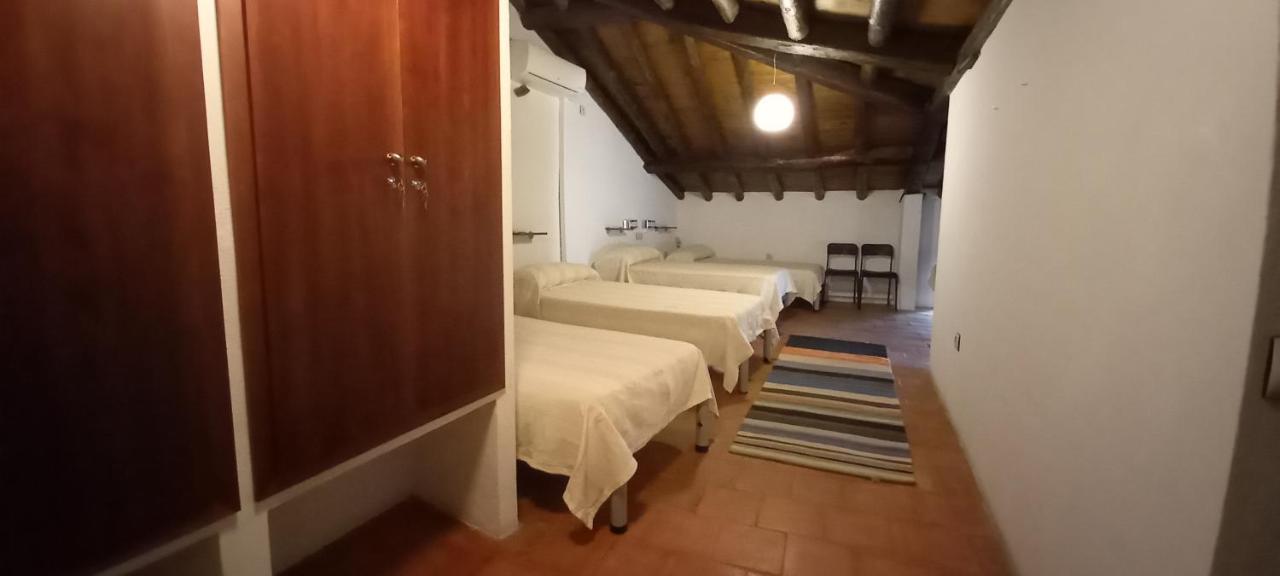Albergue Turistico "San Blas" De Oliva De Plasencia Екстер'єр фото