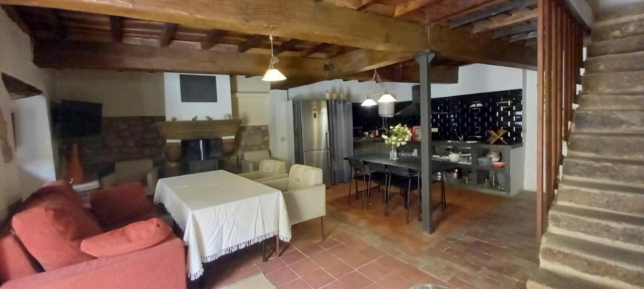 Albergue Turistico "San Blas" De Oliva De Plasencia Екстер'єр фото