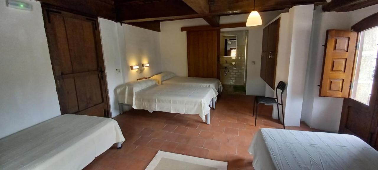 Albergue Turistico "San Blas" De Oliva De Plasencia Екстер'єр фото