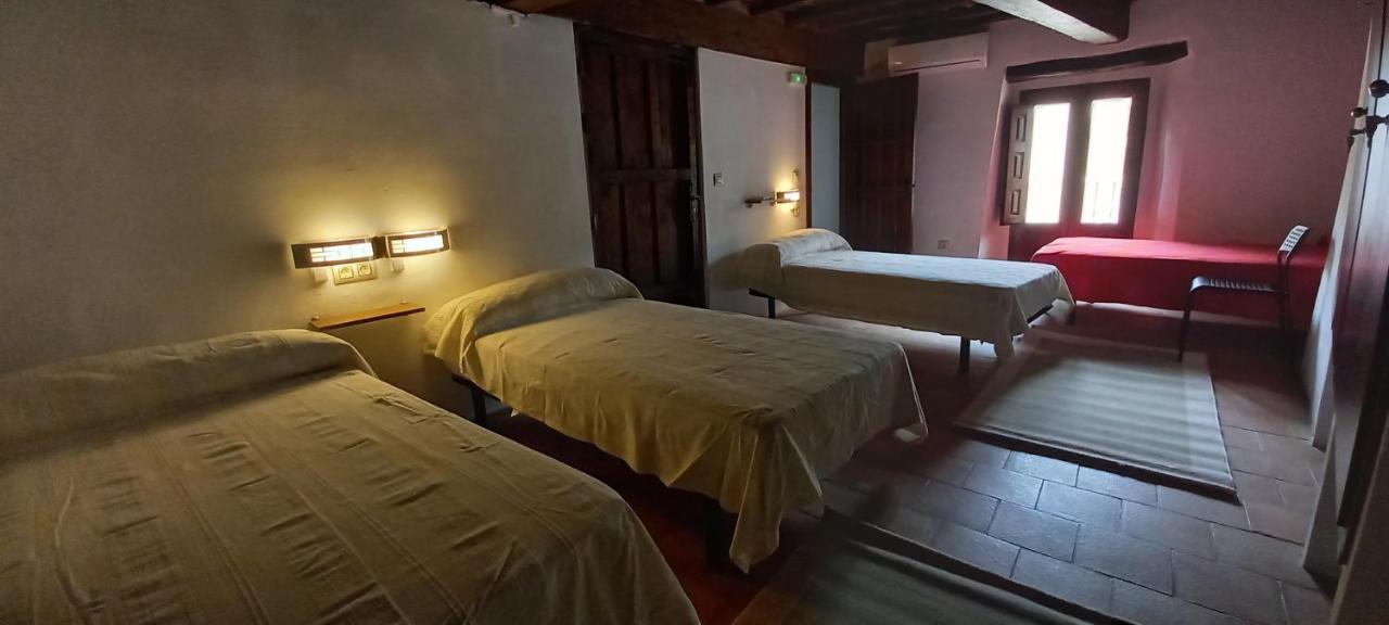 Albergue Turistico "San Blas" De Oliva De Plasencia Екстер'єр фото